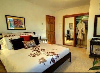 11th Avenue Bed and Breakfast