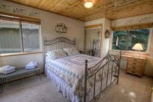 South Lake Tahoe - 3 BR Home Boat Dock Private Hot Tub - LTA 8220