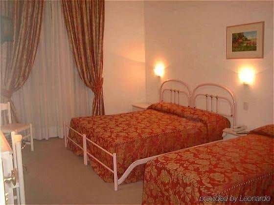 Mac Mahon - 3838 - Milan - HLD 40566
