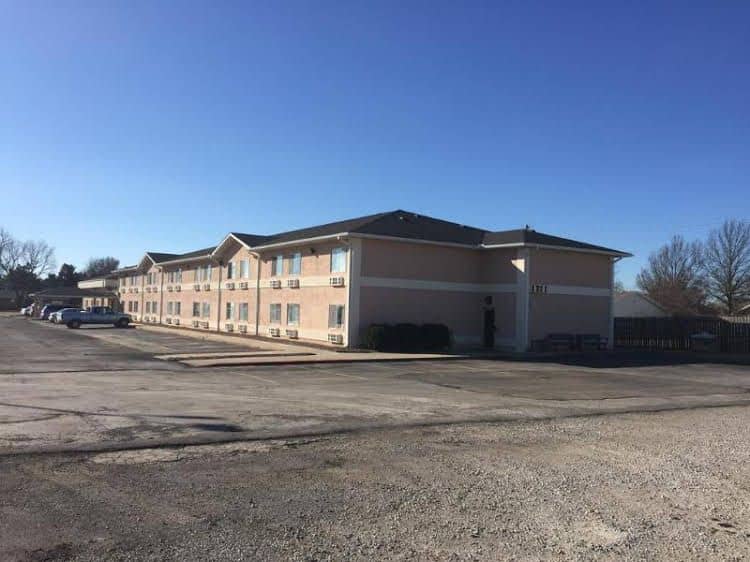 Super 8 Motel - Parsons