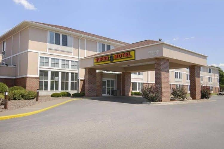 Super 8 Motel Menomonie