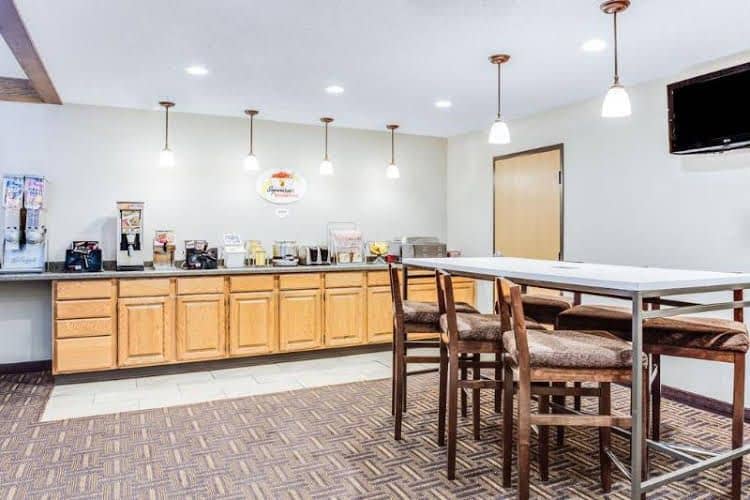Super 8 Motel - Green Bay/Airport/Stadium