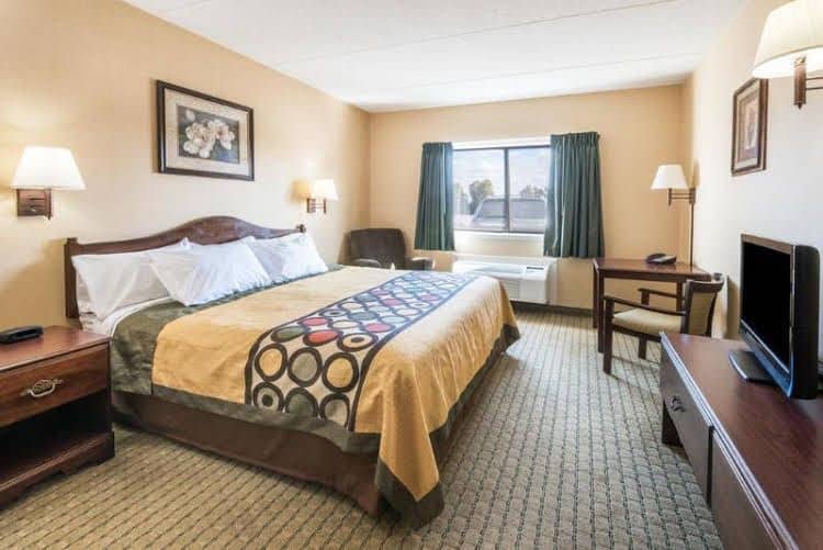 Super 8 Henrietta/Rochester Area