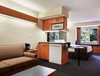 Microtel Inn & Suites Bethel /  Danbury