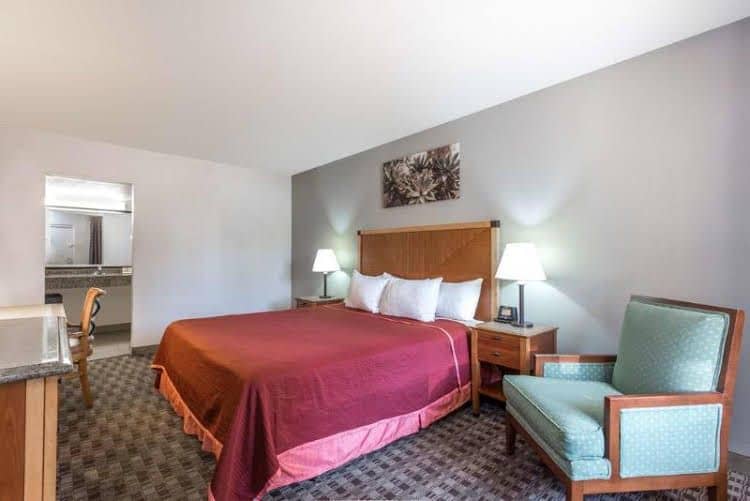Howard Johnson's Old Town Scottsdale