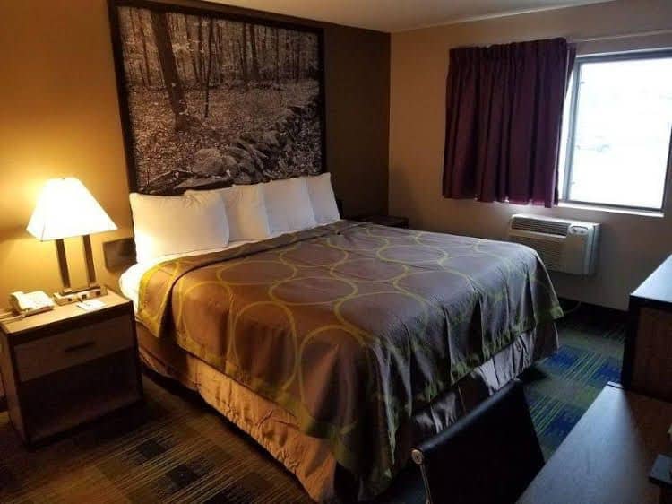 Super 8 Motel - Cromwell/Middleton