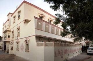Hotel Sirsi Haveli