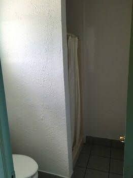 Deluxe Inn Motel