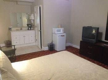 Hearth & Home Inn
