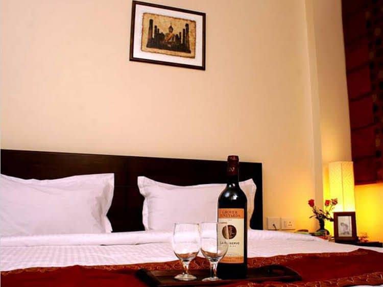 16 Square Luxury Suites & Boutique Hotel 16 Square Luxury Suites & Boutique Hotel