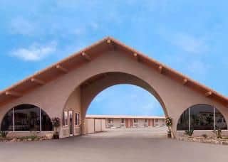 Rodeway Inn & Suites