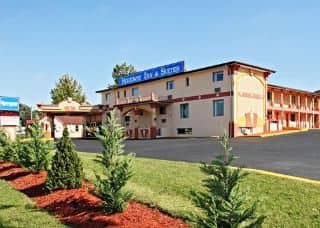 Rodeway Inn & Suites