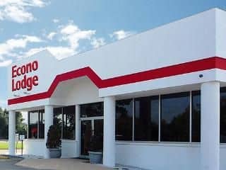 Econo Lodge MacArthur Airport