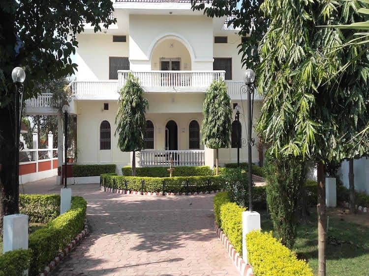 Yogi Ashram Guest House