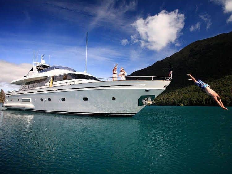 Pacific Jemm - Luxury Super Yacht - Queenstown Nz Pacific Jemm - Luxury Super Yacht - Queenstown Nz