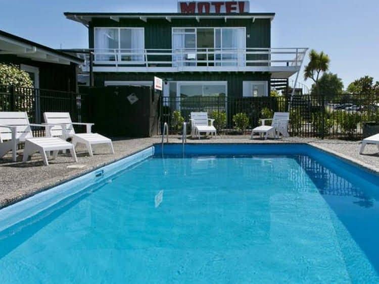 52 Onrifle Motel
