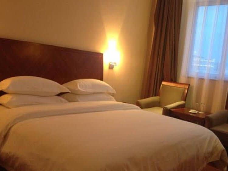 City Comfort Inn Longhua Subway Station Branch City Comfort Inn Longhua Subway Station Branch