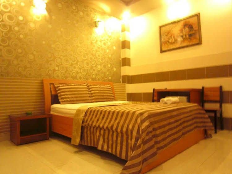 Le Ngan Phung Hotel