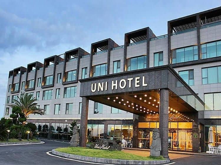 Uni Hotel
