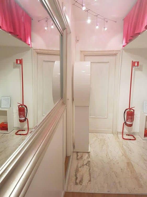 Chain Vatican Suites
