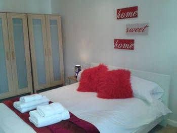 Racecourse Serviced Apartments