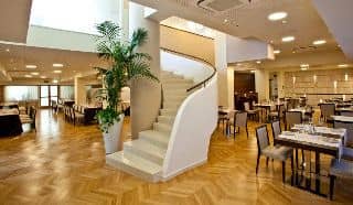 Breaking Business Hotel
