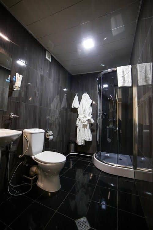 L Plaza Hotel