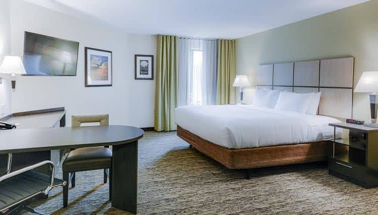 Candlewood Suites Lakeville I35