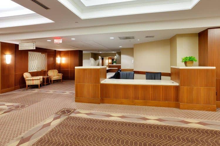 Holiday Inn SyracuseLiverpoolExit 37