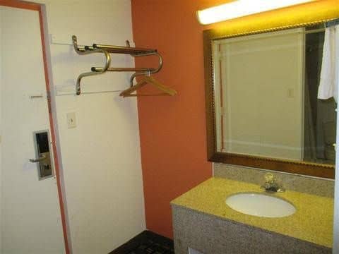 Motel 6 Westampton NJ