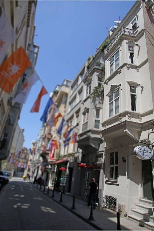 La Pazza Suites La Pazza Suites
