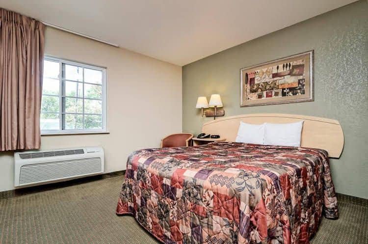 Home Towne Suites Bentonville Home Towne Suites Bentonville