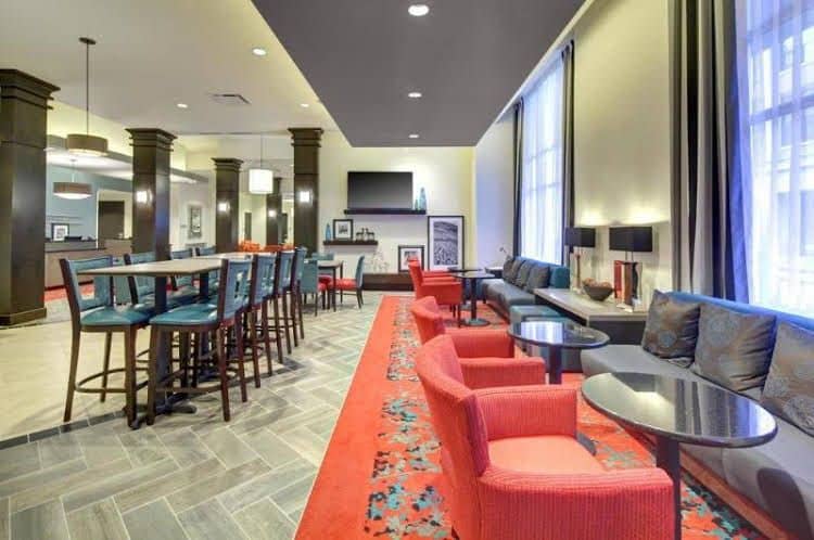 Hampton Inn and Suites RoanokeDowntown VA