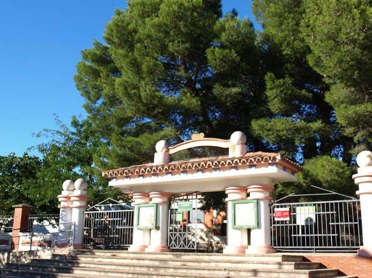 Albergue de Tudela Hostel/Backpacker Albergue de Tudela Hostel/Backpacker