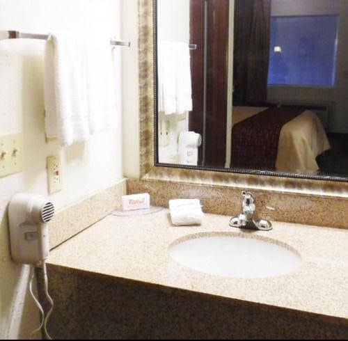 Red Roof Inn and Suites Oklahoma City Southwest