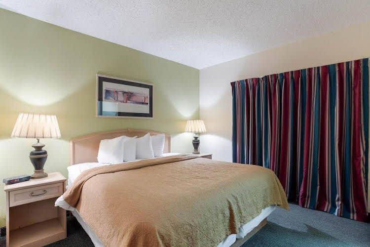 Econo Lodge Inn and Suites