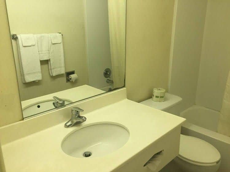 Americas Best Value Inn and Suites East Toledo/Millbury