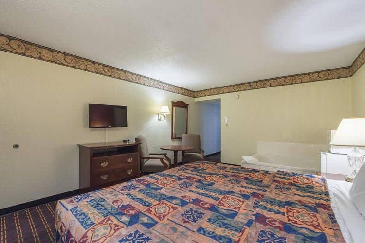 Bear Mount Inn and Suites