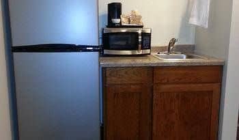 Battle Lake Inn and Suites