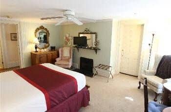 River House Inn Bed and Breakfast