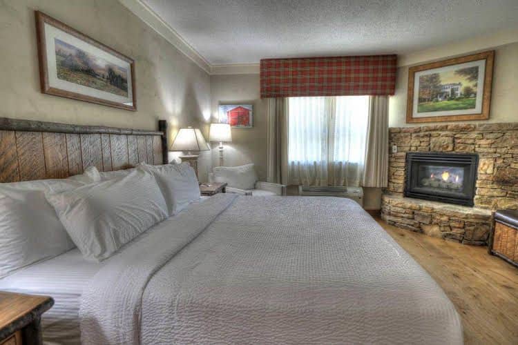 The Lodge at Five Oaks