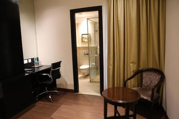 OYO Premium Dhakoli Zirakpur OYO Premium Dhakoli Zirakpur