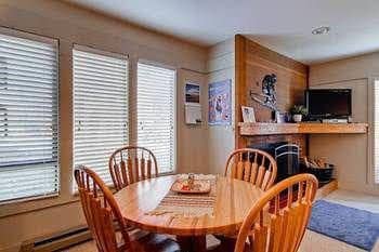 Greyhawk in Warm Springs by Alpine Lodging