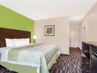 Days Inn and Suites Jamaica JFK Airport