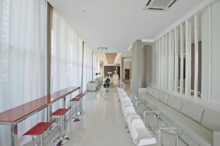 Esuites Riocentro Verano Stay