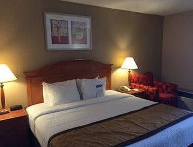 Baymont Inn and Suites Auburn Hills
