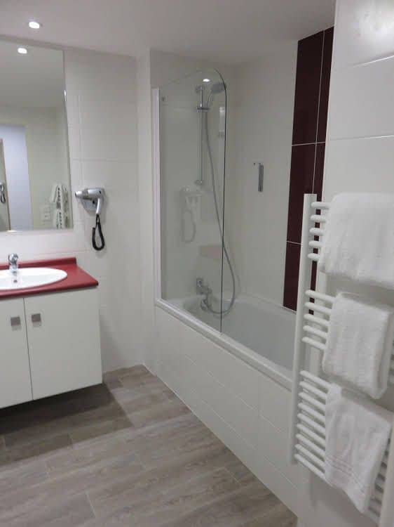 Appart Mer and Golf City Bordeaux Bassins a Flot
