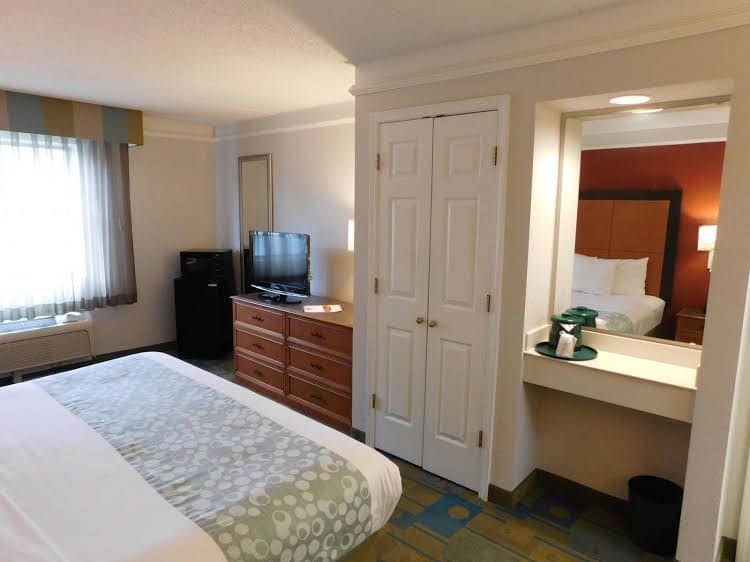 Days Inn and Suites Schaumburg Days Inn and Suites Schaumburg