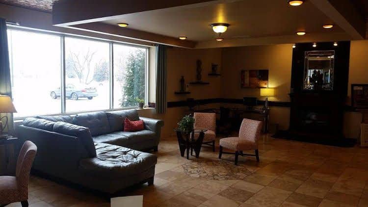 Grand Forks Inn and Suites