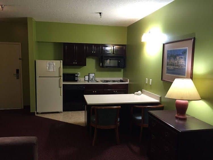 Guest Cottage And Suites Guest Cottage And Suites